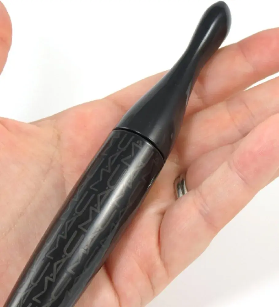 MAC Extreme Dimension 3D Black Lash Mascara | Volumizing, Lengthening, Curling, Conditioning - view 4