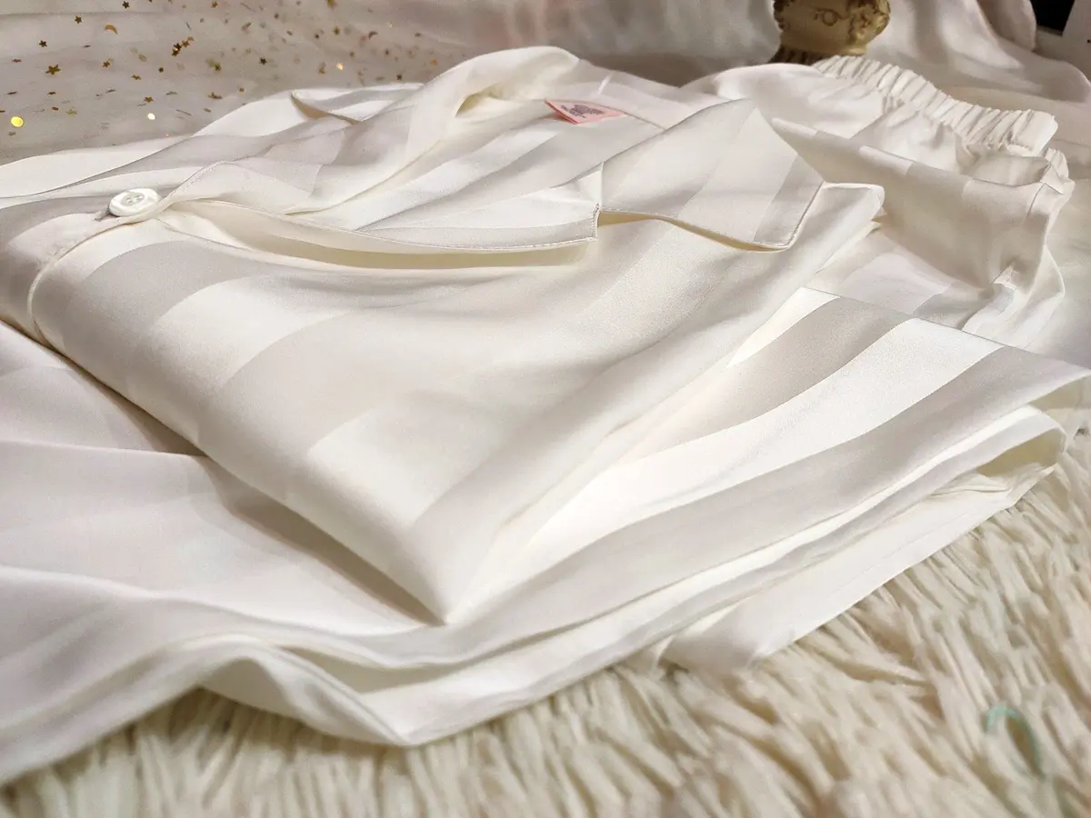 Lonxu Mens Silk Satin Pajamas Set Sleepwear XL | Silky Comfort for Relaxed Sleep - view 3