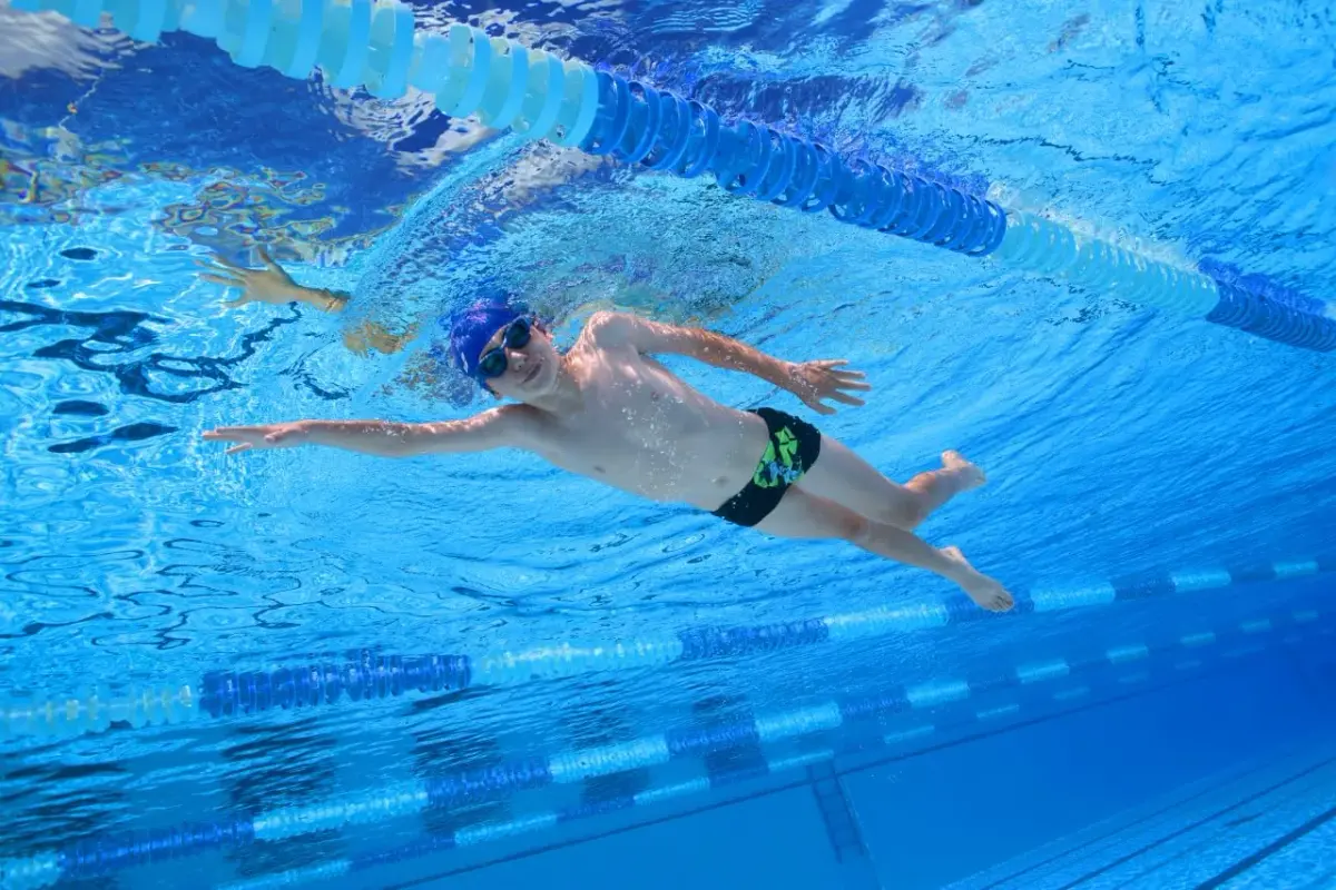 ARENA Tracks Junior Youth Racing Swim Goggles | FINA Approved Anti-Fog, Smoke/White/Red - view 5