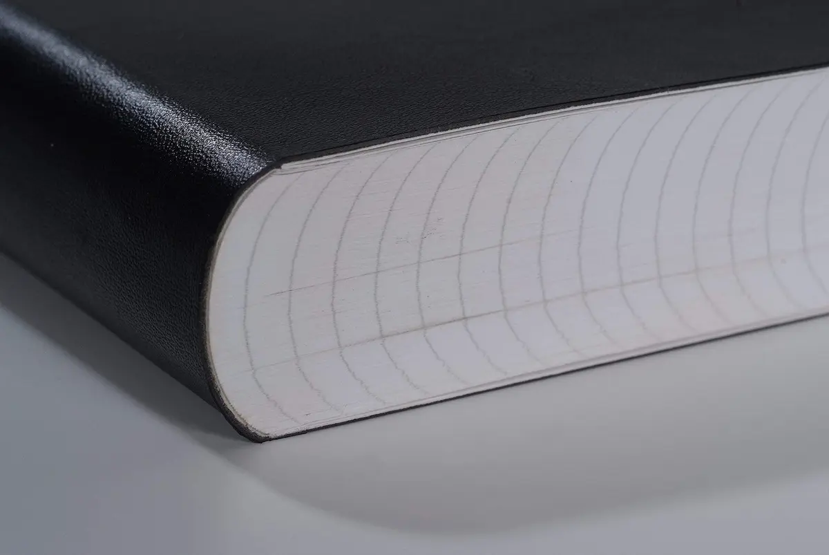 Zequenz Signature Series A5 Large with Black Cover and Ruled Premium Paper | Flexible, Fountain Pen Friendly, Handcrafted - view 6