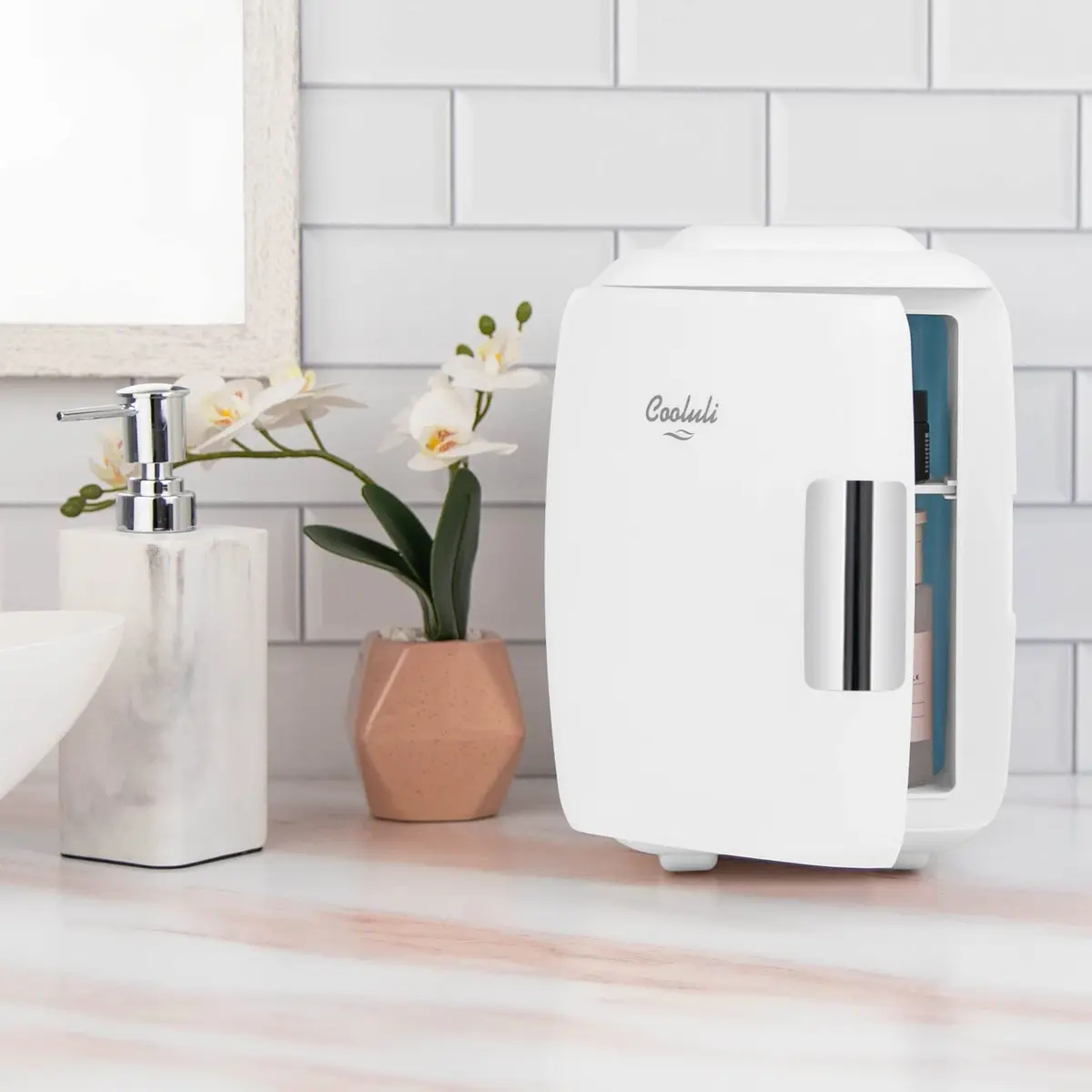 Cooluli White 4L Mini Fridge & Warmer 4.2 Quarts (3.8L) | ETL Certified Portable Electric Cooler & Warmer for Skincare, Drinks, & Makeup - view 6