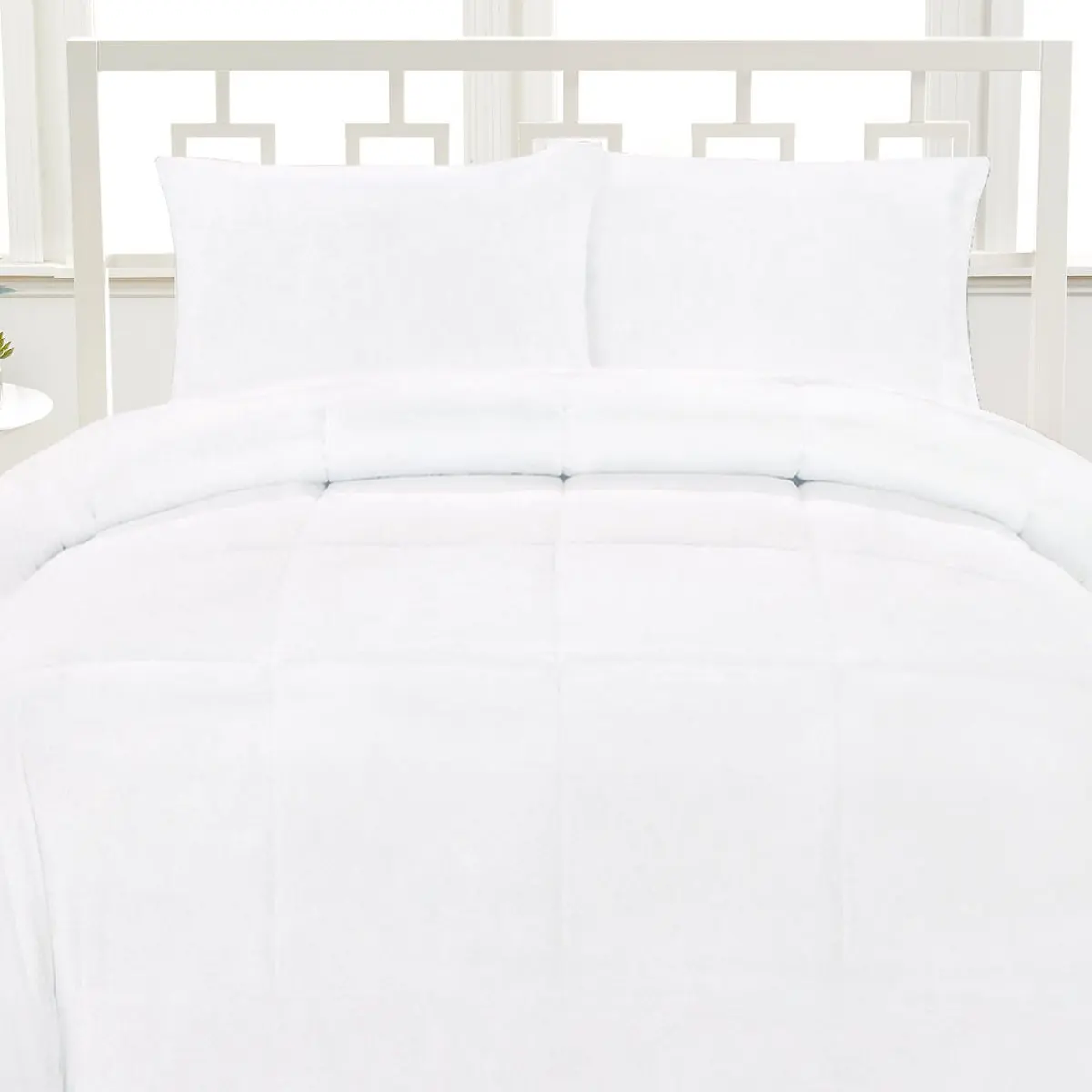 Aurora Bedding King Comforter White | Hypoallergenic Microfiber Box Stitch (70-120 chars) - main product image