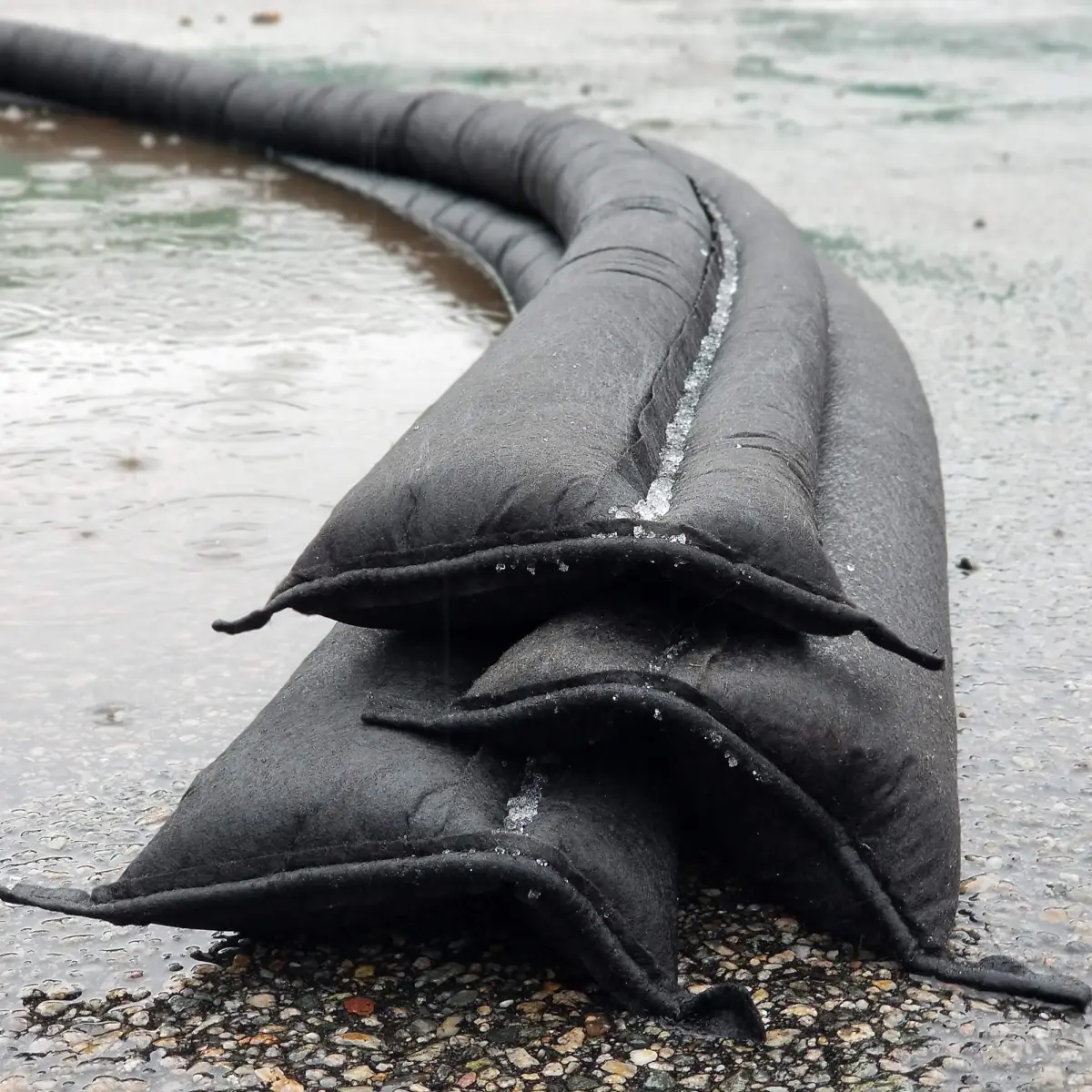 Quick Dam QD65-26 Water-Activated Flood Barriers, 26 Pack, Black | Flood Control Solution - view 3