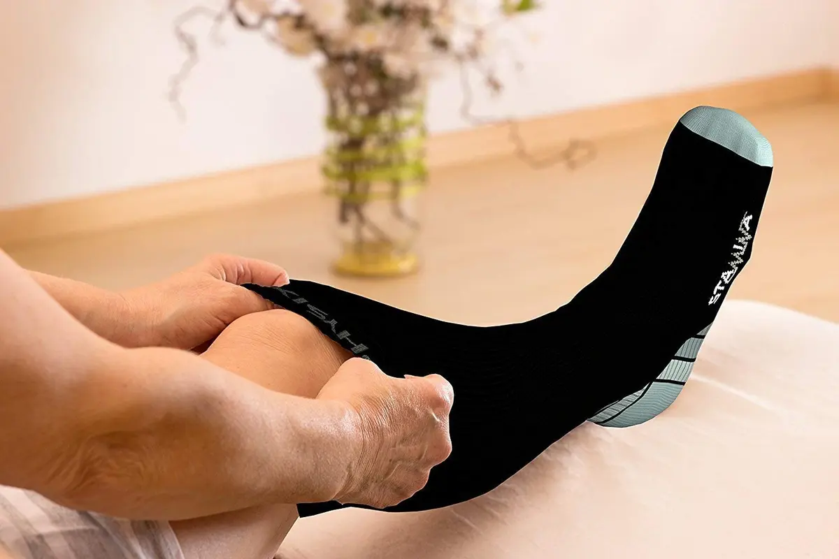 Physix Gear Sport Compression Socks for Circulation, Running, Nurses, Athletic Use, Black/Grey, 2-Pack, 15-20 mmHg - view 6