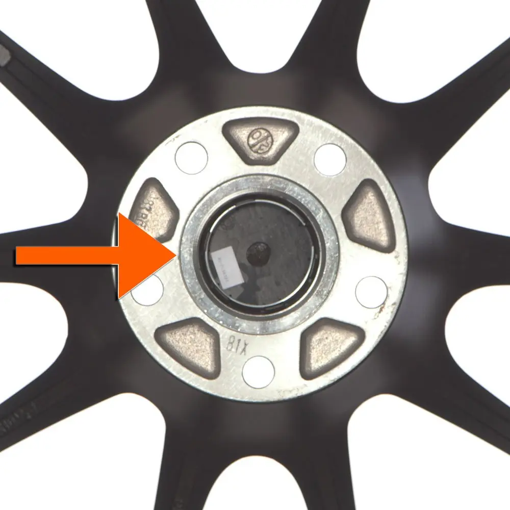 Circuit Performance Hub Centric Rings 73.1mm OD to 56.1mm ID Silver Aluminum | Vibration-Free Fit (70-120 chars) - view 3