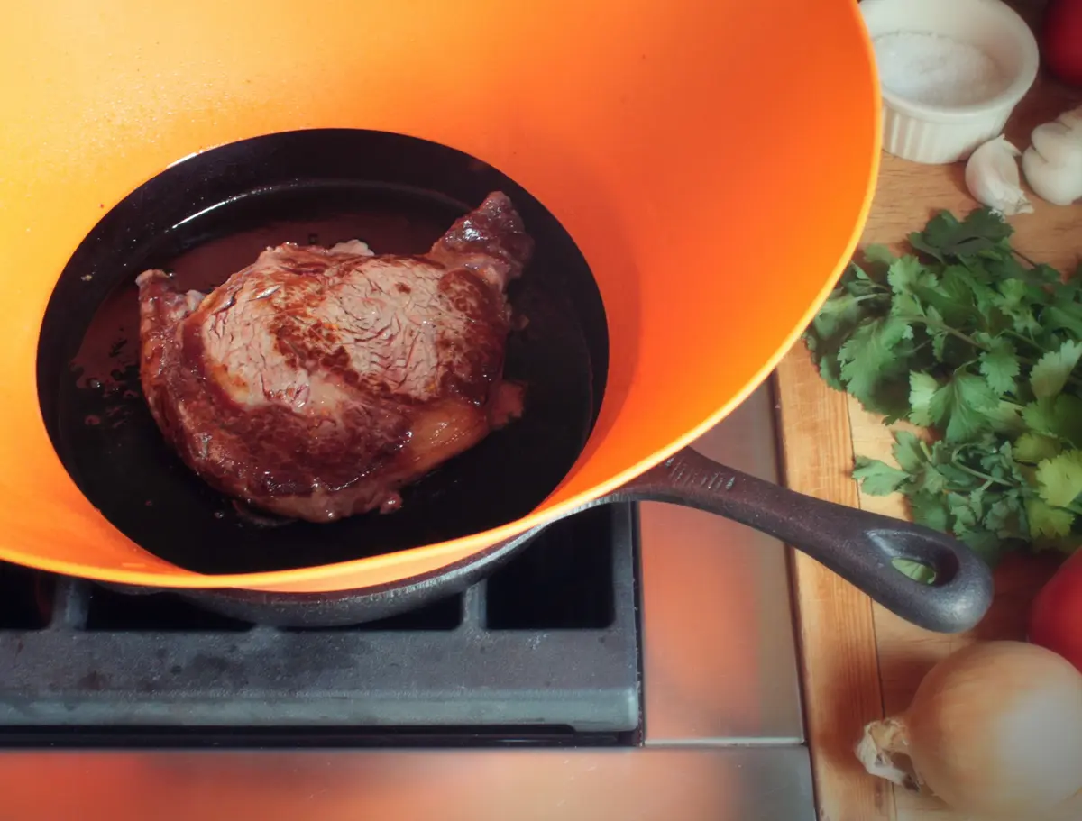 Frywall 10 (Medium) - Green - Splatter Guard | Protects stovetop, fits 10" pans, BPA-free silicone, dishwasher safe, rated to 450°F - view 5