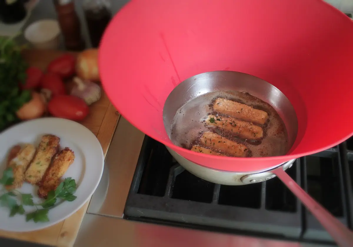 Frywall 10 (Medium) - Green - Splatter Guard | Protects stovetop, fits 10" pans, BPA-free silicone, dishwasher safe, rated to 450°F - view 7
