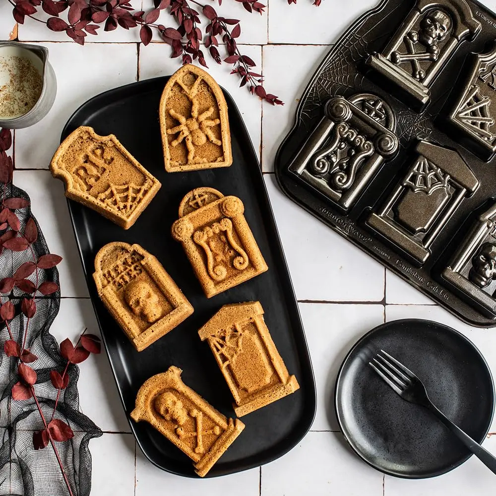 Nordic Ware Tombstone Cakelet Pan 1.06 L (4.5 cups) | Eerie Graveyard Centerpiece - view 2