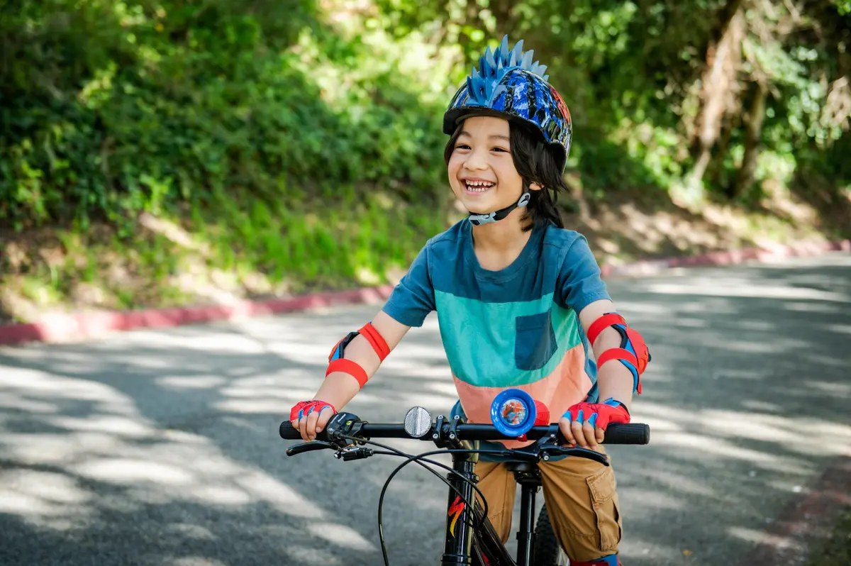 Bell Marvel Spider-Man Mohawk Web Shatter Kids Bike Helmet, Ages 5-8 | Certified for Safety & Comfort - view 5