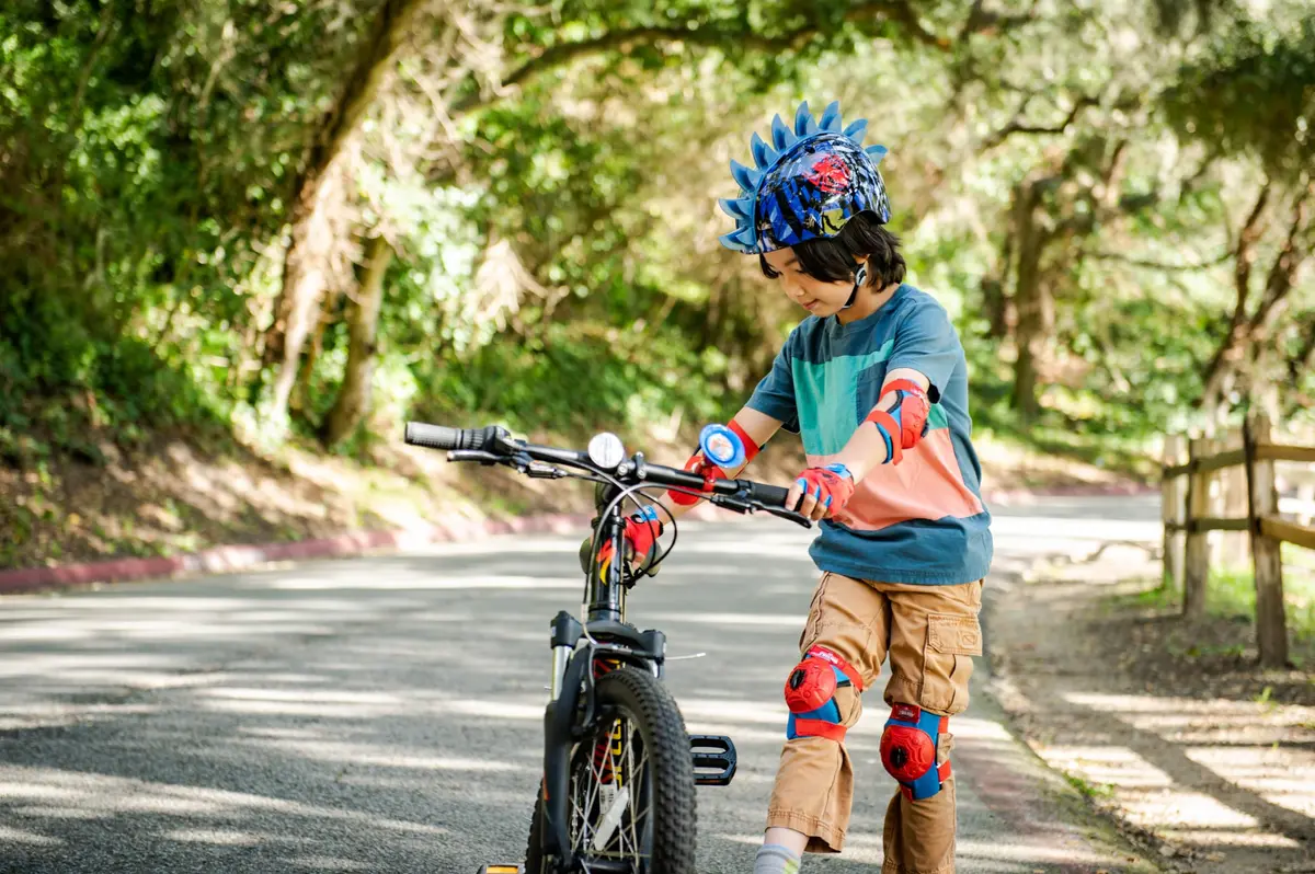 Bell Marvel Spider-Man Mohawk Web Shatter Kids Bike Helmet, Ages 5-8 | Certified for Safety & Comfort - view 7