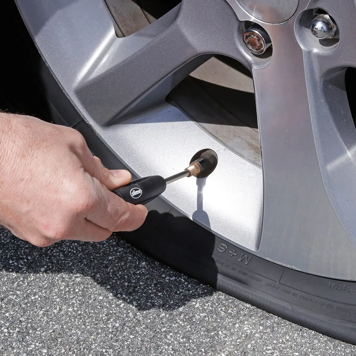 Slime Valve Core Torque Tool | Avoid TPMS Damage, Easy Valve Core Removal & Installation - view 3