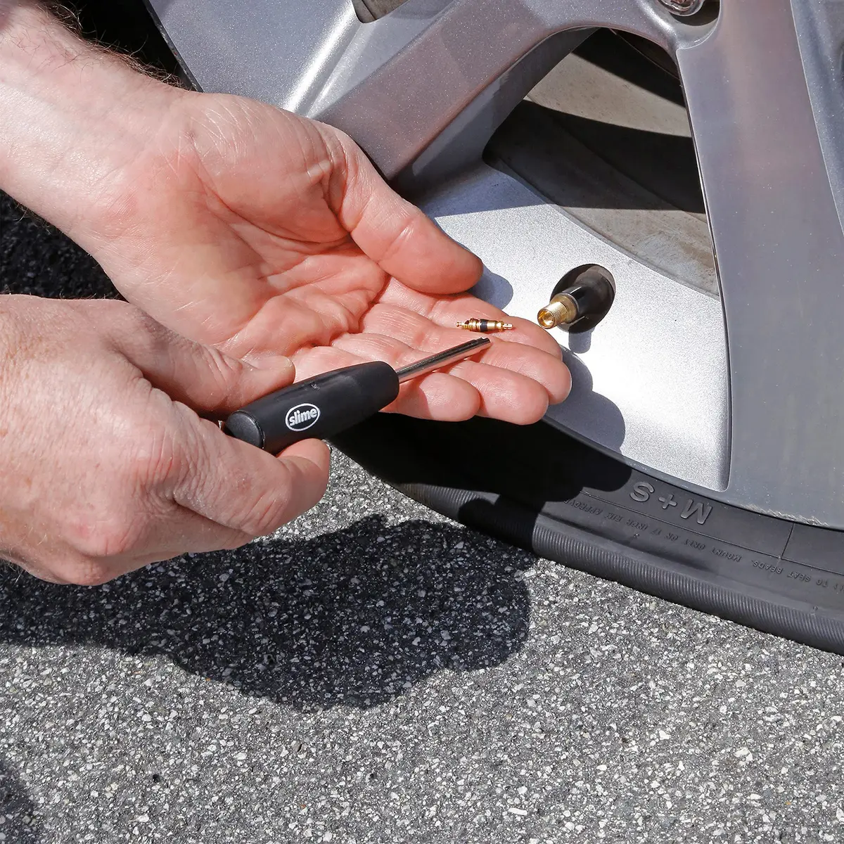 Slime Valve Core Torque Tool | Avoid TPMS Damage, Easy Valve Core Removal & Installation - view 4
