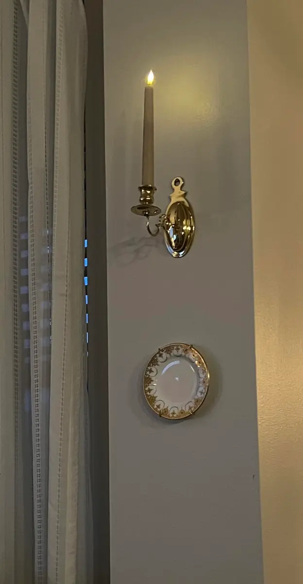 Rocky Mountain Goods Plate Hanger for Wall and Mounting Hardware - Fits Decorative Plates and platters - Heavy Duty Polished Brass (11" - 18") - view 4