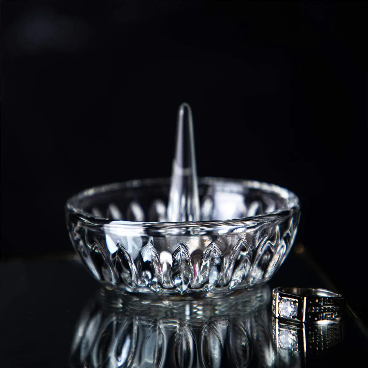 H&D HYALINE & DORA Crystal Ring Holder Dish 8 cm (3.1") | Elegant Clear Round Jewelry Organizer for Vanity - view 9