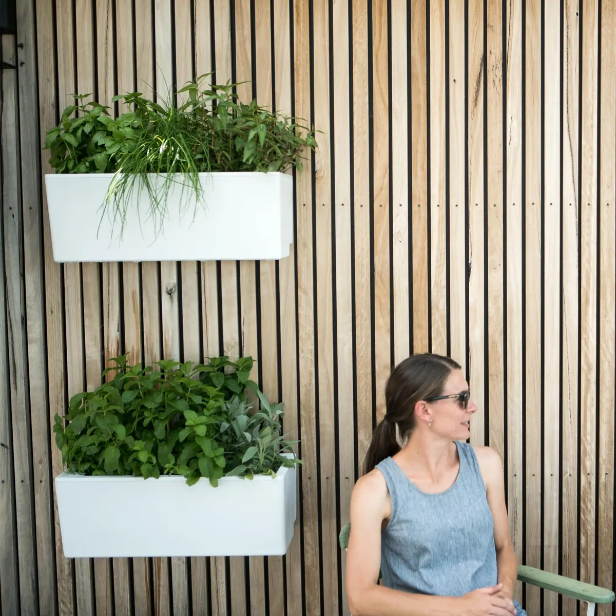 Glowpear Self Watering Planter Box - 23.6" | Scalable Wall Mount, Indoor Outdoor, White, UV Stable, BPA-Free, Modular - view 9