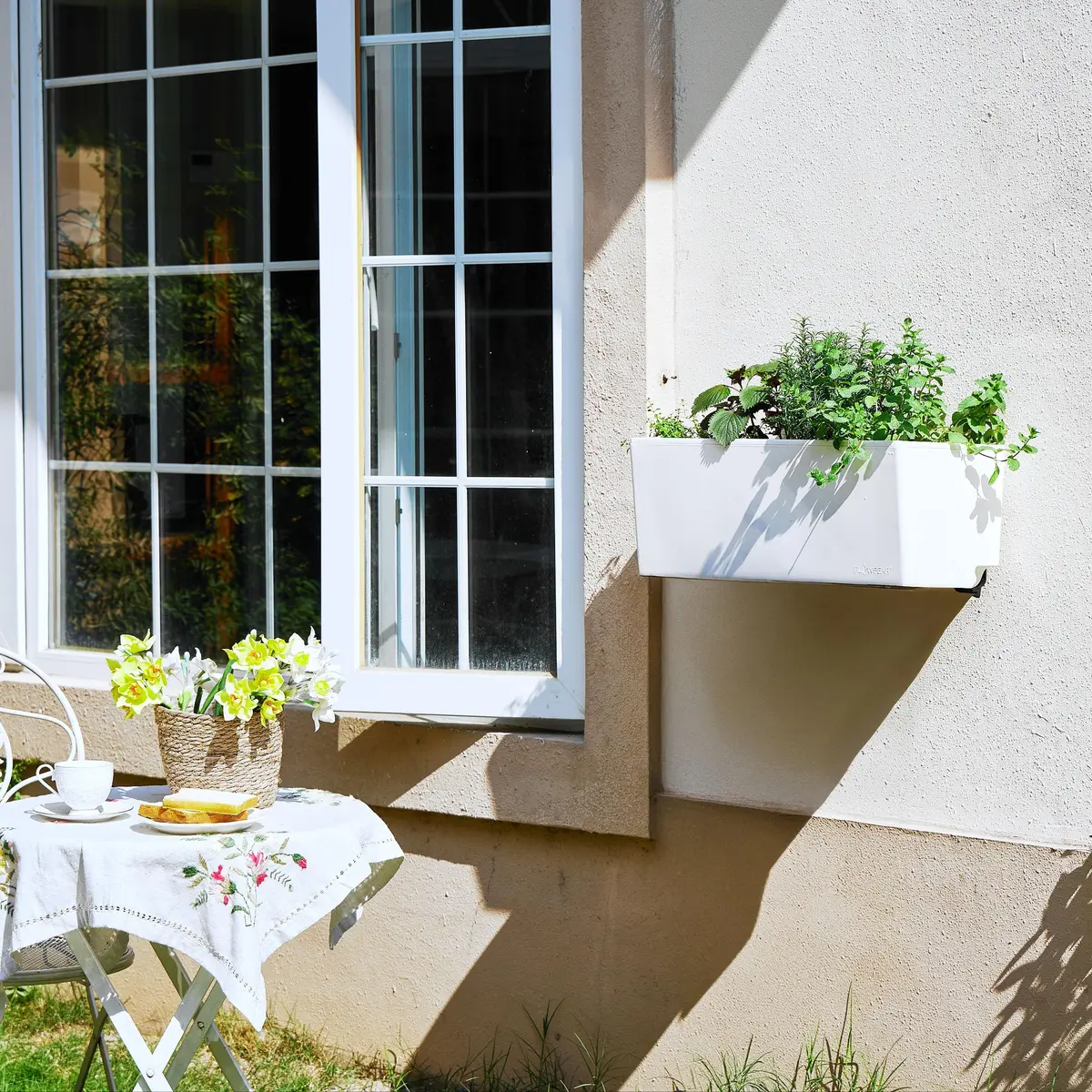Glowpear Self Watering Planter Box - 23.6" | Scalable Wall Mount, Indoor Outdoor, White, UV Stable, BPA-Free, Modular - view 2
