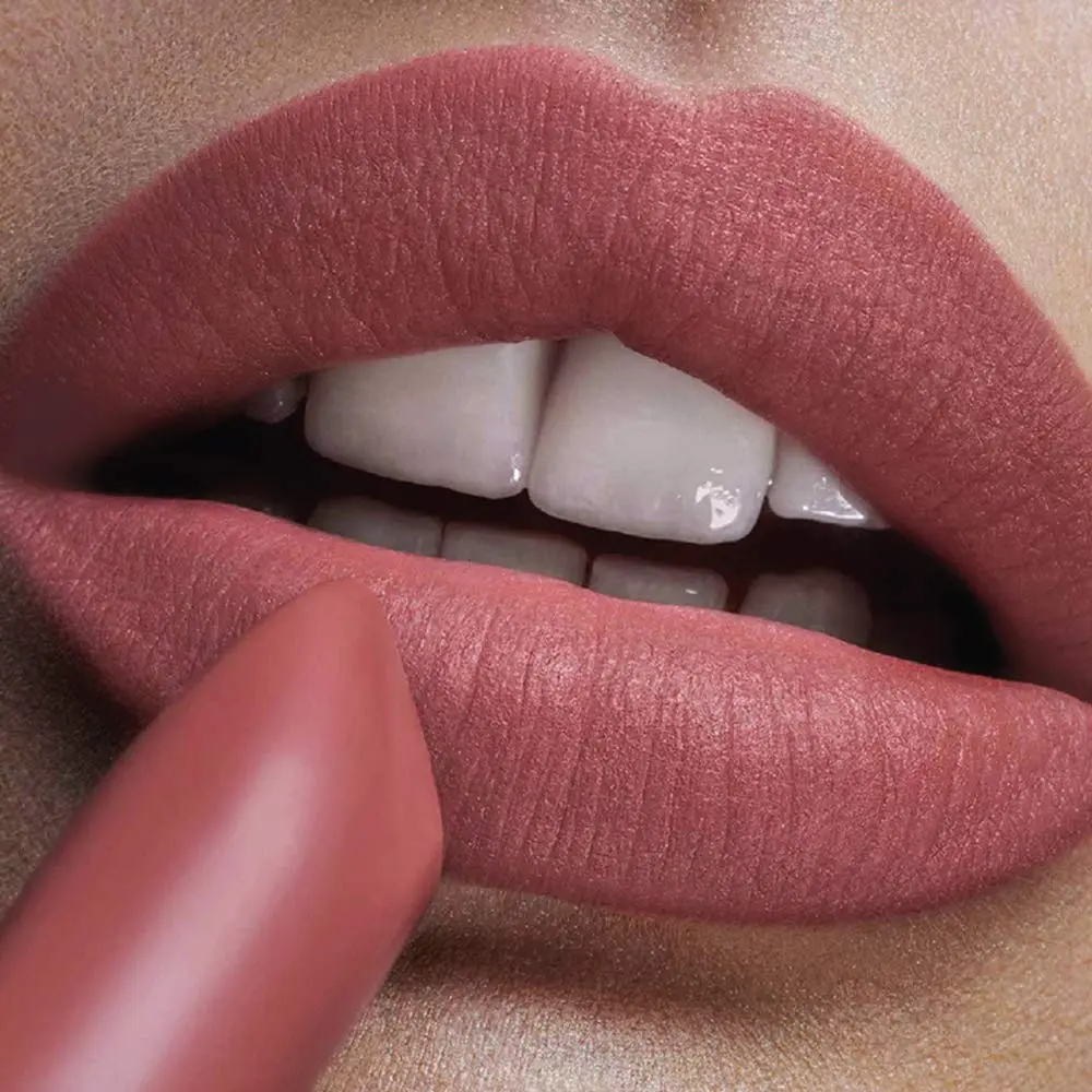 L'Oreal Paris Colour Riche Matte Lipcolour, Matte-Sterpiece, 3.7g (0.13 oz) | Rich Hydration Matte Finish - view 6