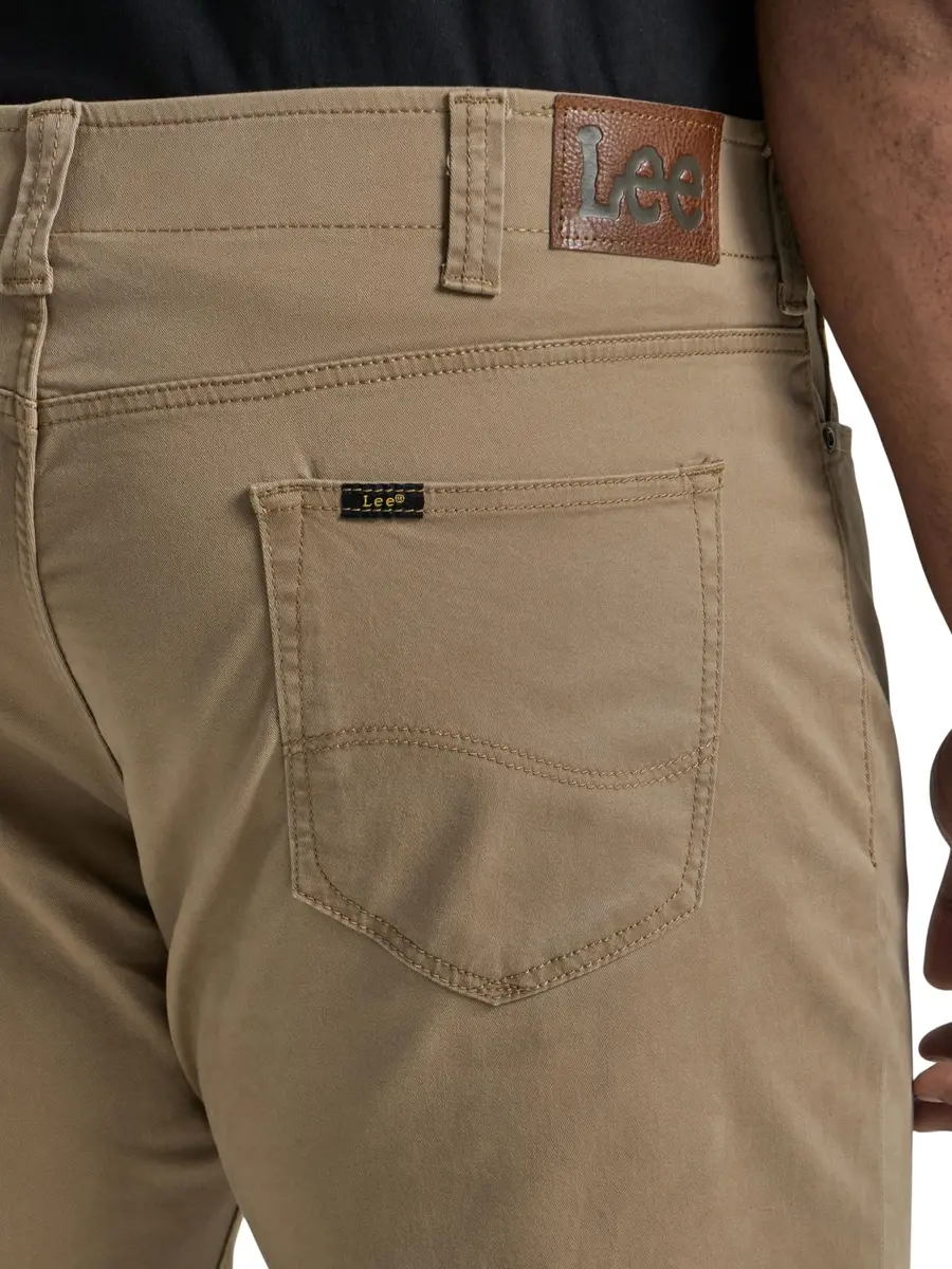 Lee Men's Big & Tall Extreme Motion Straight Taper Jean 46W x 30L | Classic Fit with Flex Waist - view 3