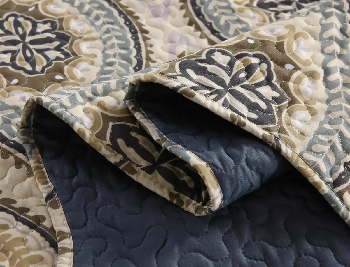 MarCielo 3 Piece Quilted Bedspread Queen | Oversized Lightweight Bedding Ensemble with Floral Pattern - view 6
