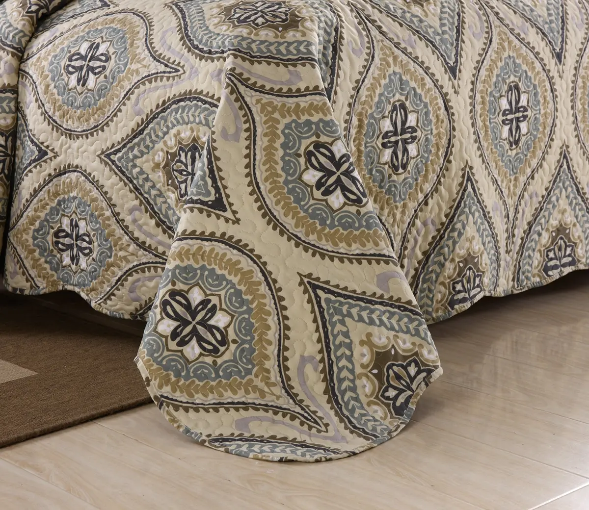 MarCielo 3 Piece Quilted Bedspread Queen | Oversized Lightweight Bedding Ensemble with Floral Pattern - view 2