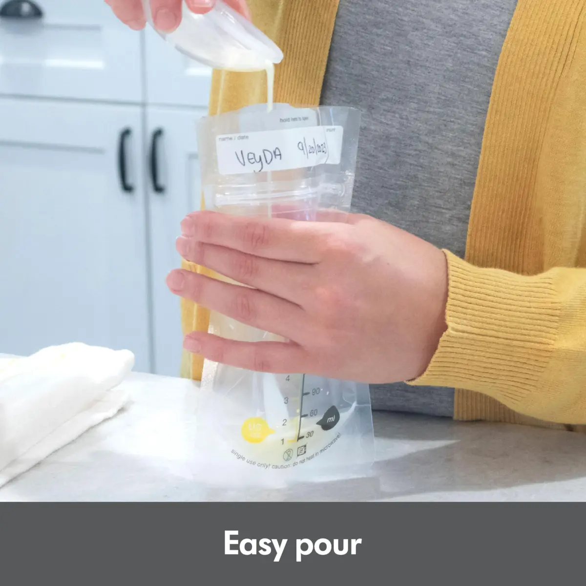 Medela Breast Milk Storage Bags, 100 Count, 180ml (6 Fl Oz) | Hygienically Pre-Sealed for Safe Breastmilk Storage - view 5