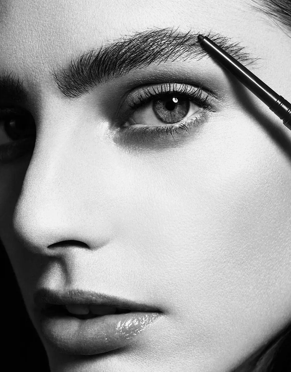 Hourglass Arch Brow Sculpting Pencil Warm Blonde | 3-in-1 Brow Filler & Shaper - view 7