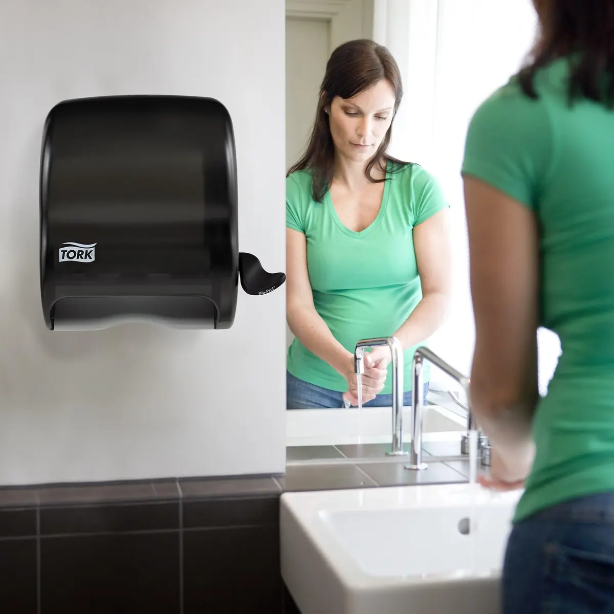 Tork Paper Hand Towel Dispenser Smoke H21 | High-Capacity, Durable Plastic (12.49 x 12.82 x 8.6 inches) - view 7