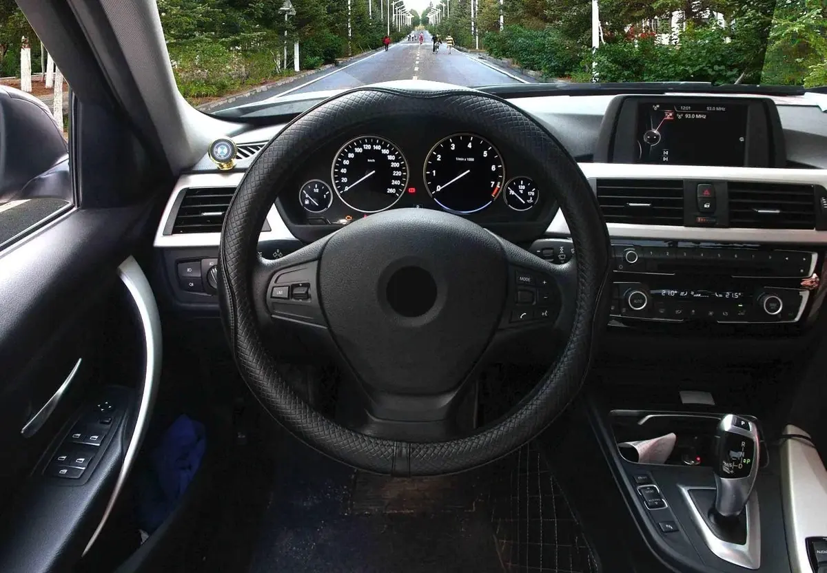 Valleycomfy Genuine Leather Steering Wheel Cover M (37-39 cm) | Breathable, Anti-Slip & Odor Free - view 2