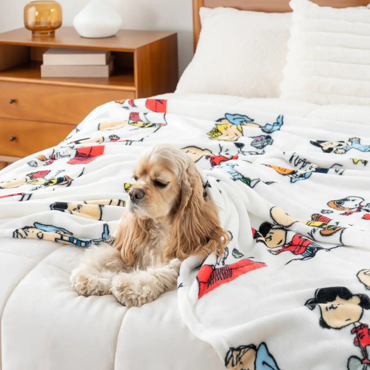 Berkshire VelvetLoft Peanuts Snoopy Plush Throw Blanket 55" x 70" | Soft & Cozy for Peanuts Fans - view 6
