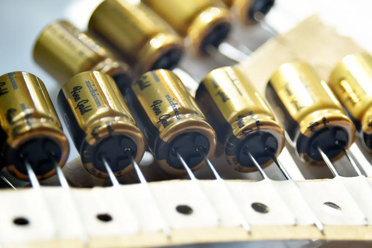 Nichicon FG 10V 1000uF Audio Grade Capacitors 6 pcs | High Fidelity Audio Components - view 2