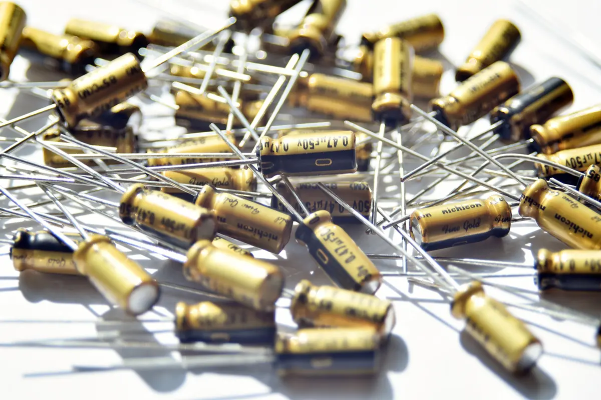 Nichicon FG 10V 1000uF Audio Grade Capacitors 6 pcs | High Fidelity Audio Components - view 3