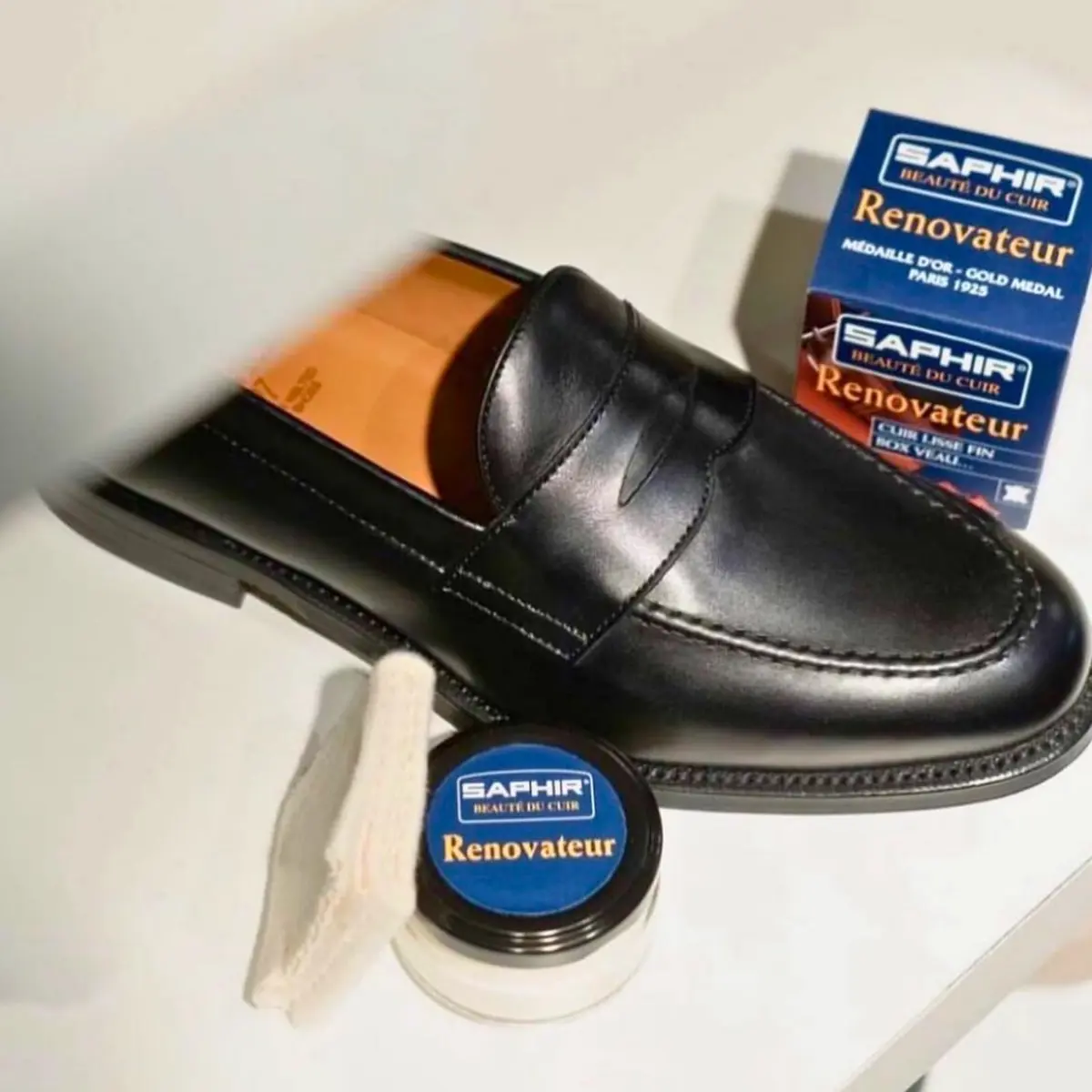 SAPHIR Beauté du Cuir Renovateur Shoe Cleaner 250ml (8.82oz) | Cleans, Nourishes, Protects - view 6