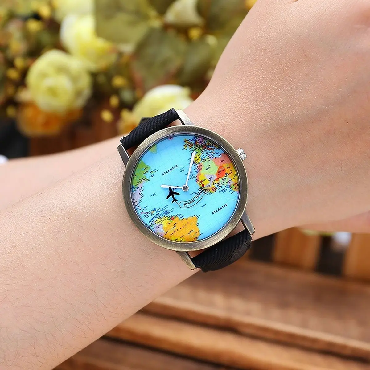 LsvtrUS Unisex Quartz Watch 39mm Alloy & PU Leather, Black | Travel World Map Design - view 3