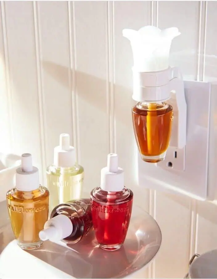 Bath & Body Works WHITE FLARE Wallflowers Fragrance Plug | Floral Unscented Home Decor Accessory (1 Count) - view 2