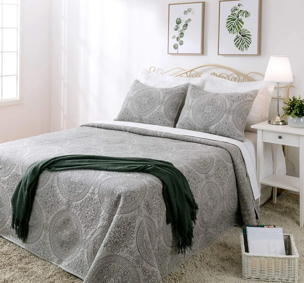 ELEGANT LIFE HOME Reversible Medallion Embroidered Bedding Solid 100% Cotton Quilt - Queen 90 x 95 inches, Gray - main product image