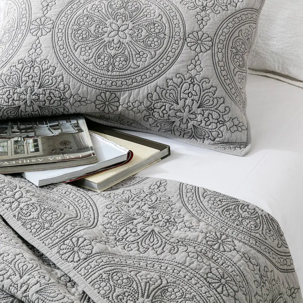 ELEGANT LIFE HOME Reversible Medallion Embroidered Bedding Solid 100% Cotton Quilt - Queen 90 x 95 inches, Gray - view 5