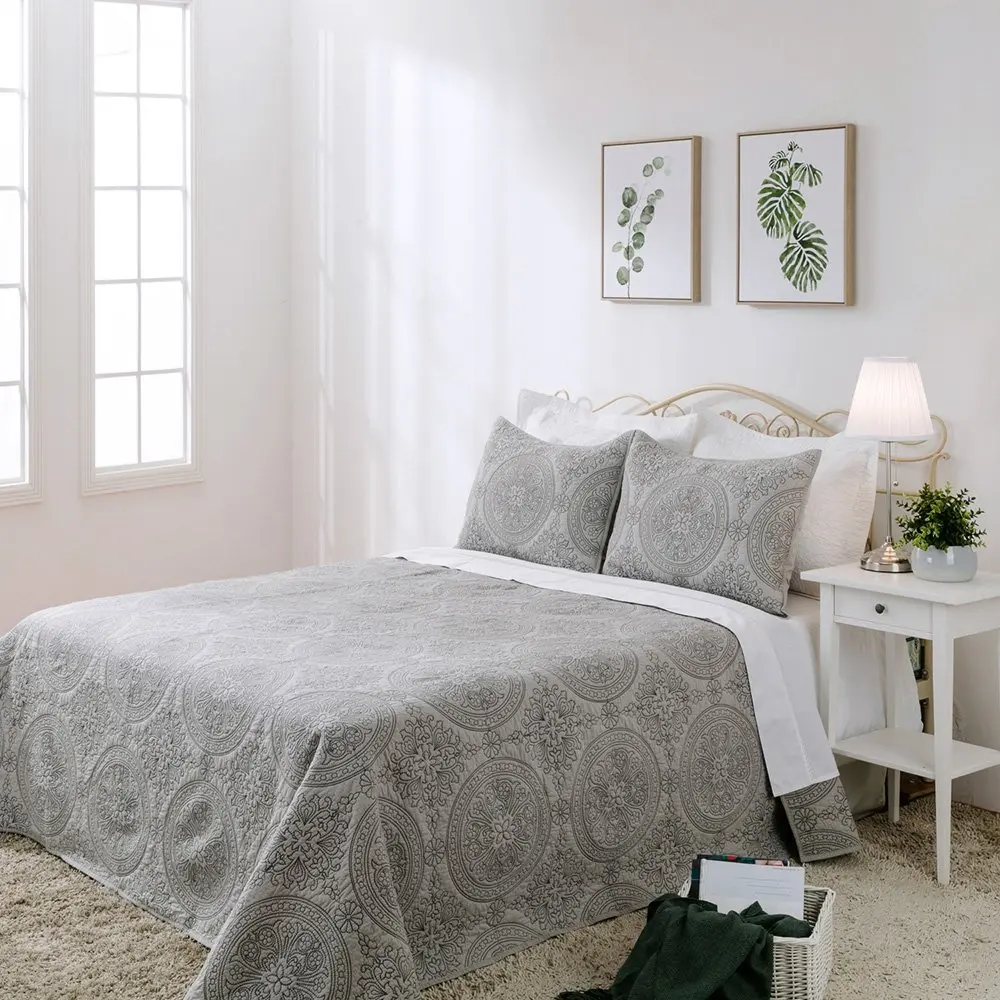 ELEGANT LIFE HOME Reversible Medallion Embroidered Bedding Solid 100% Cotton Quilt - Queen 90 x 95 inches, Gray - view 2