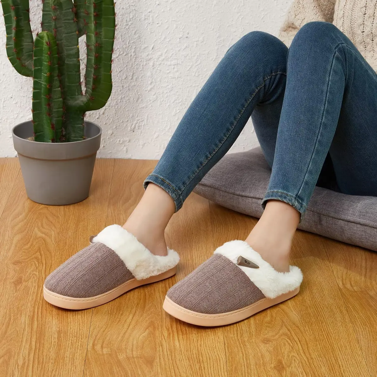 NineCiFun Women's Slip on Fuzzy Slippers Size 7-8 | Memory Foam Indoor Outdoor Plush - view 2