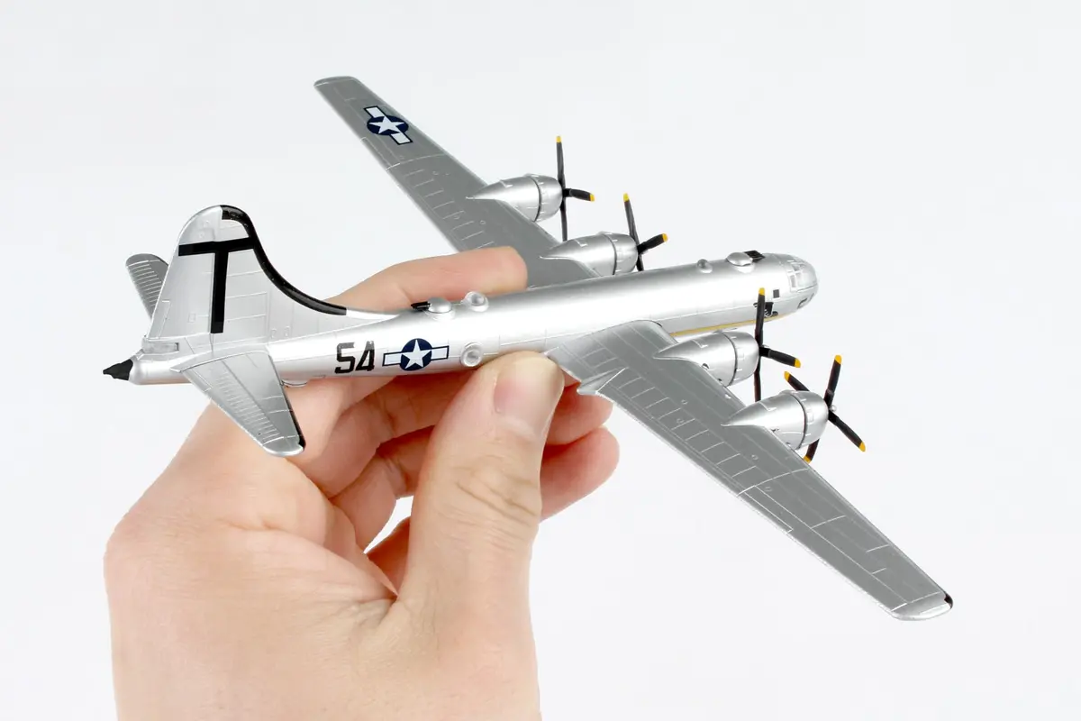 Postage Stamp Daron Worldwide Trading B-29 1/200 T Square 54 | Museum of Flight Aircraft Model (70-120c) - view 6