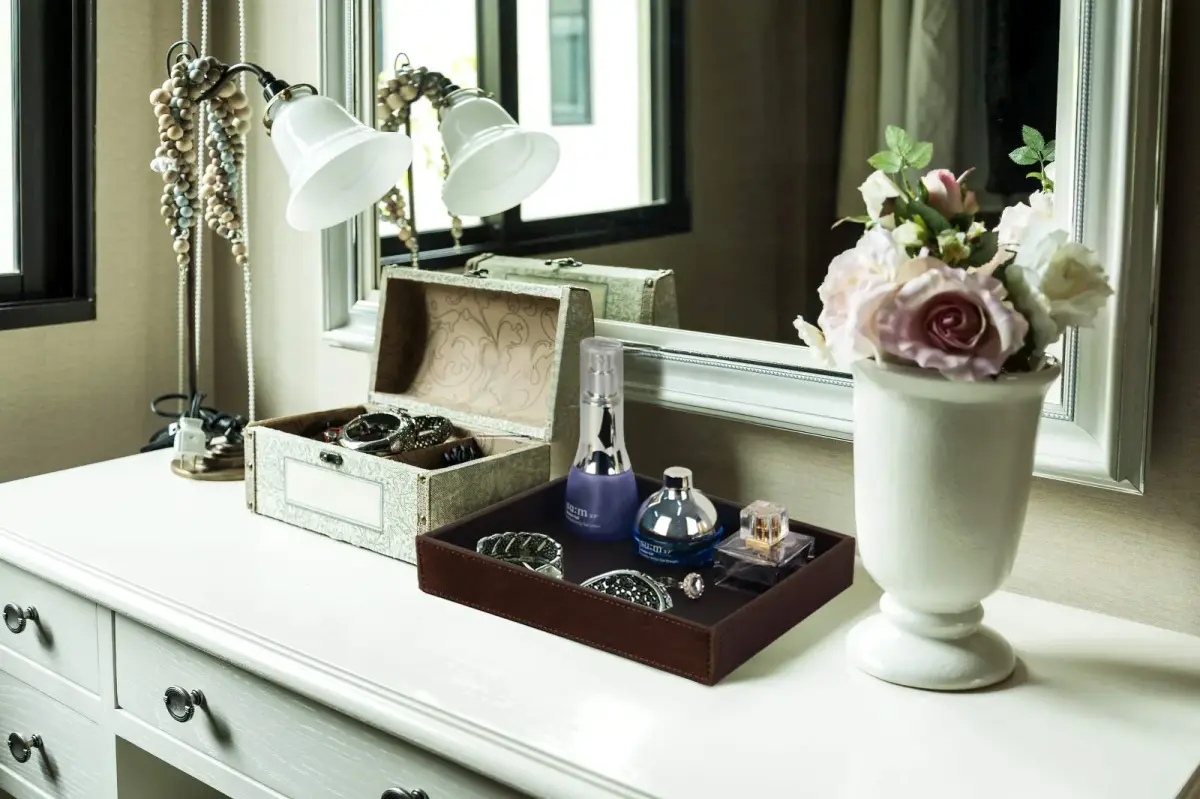 HofferRuffer Decorative Vanity Tray 25.9cm x 21.3cm x 4.6cm | Organize Your Space with Style - view 2