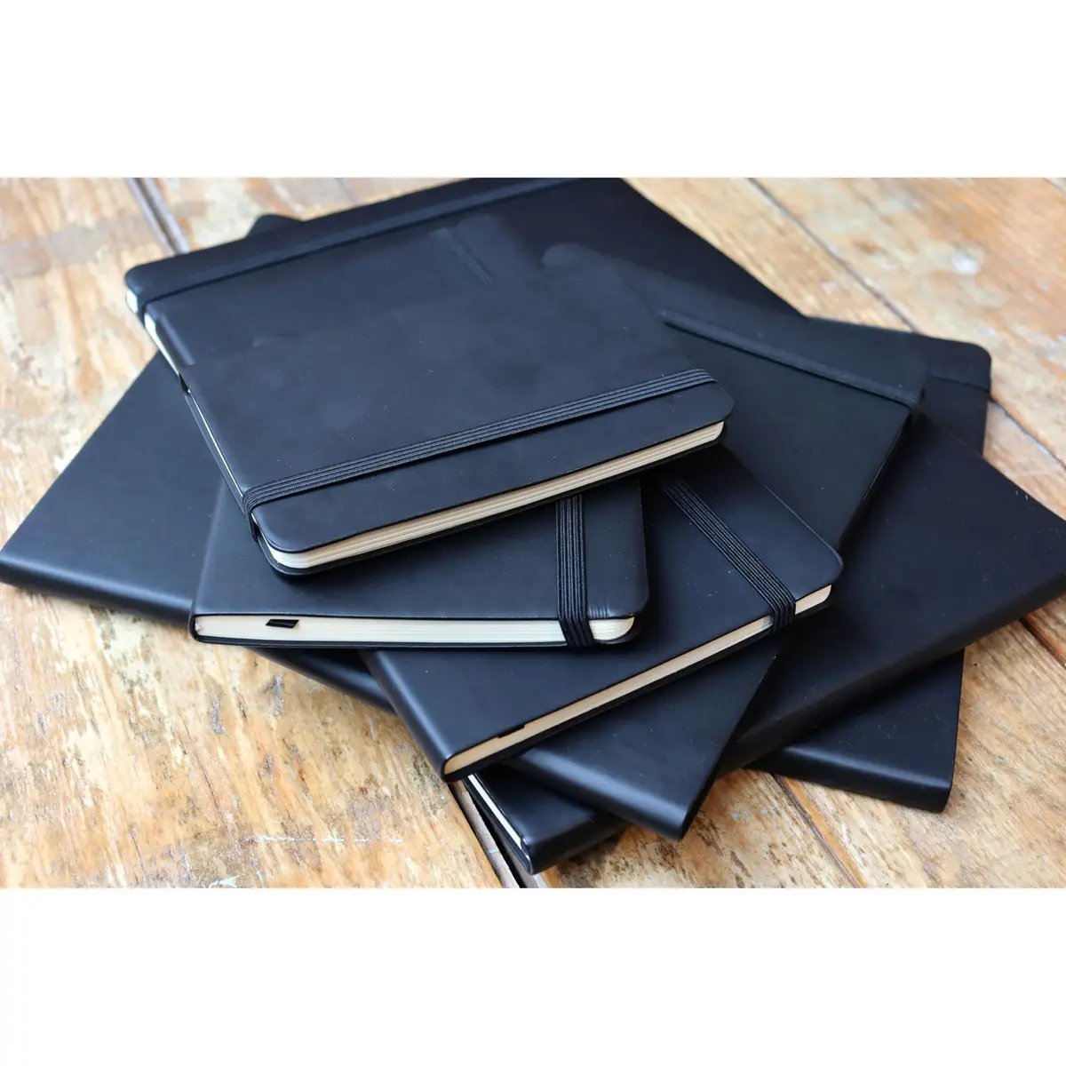 Talens Art Creation Sketchbook Black 13cm x 21cm (5.1 x 8.3 in) | 80 Sheets Acid-Free Cream Paper - view 6