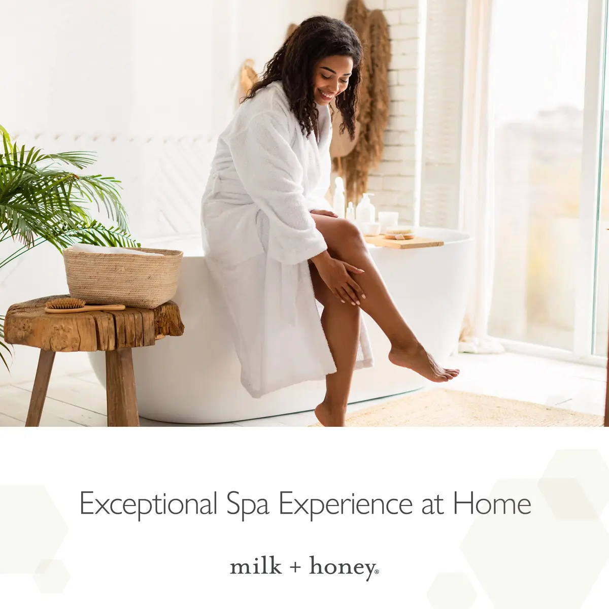 milk + honey Exfoliating Body Polish No. 5-Sea Salt & Sugar, 7 oz | Gentle scrub for sensitive skin, women & men - view 5