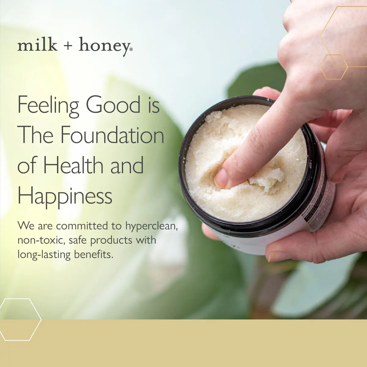 milk + honey Exfoliating Body Polish No. 5-Sea Salt & Sugar, 7 oz | Gentle scrub for sensitive skin, women & men - view 6