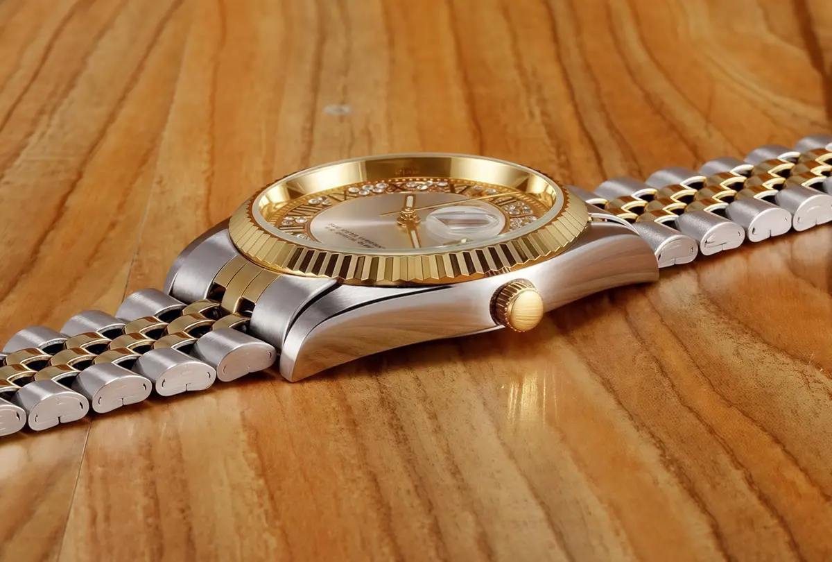 MASTOP Women's Quartz Dress Watch 26mm (1.02 in) Gold | Luminous Dial, Water-Resistant 30m - view 3