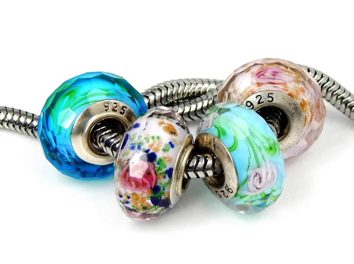 Comelyjewel Handmade Murano Glass Charm Beads with Roses for European Bracelets (Set of 4, Multicolor) - main product image