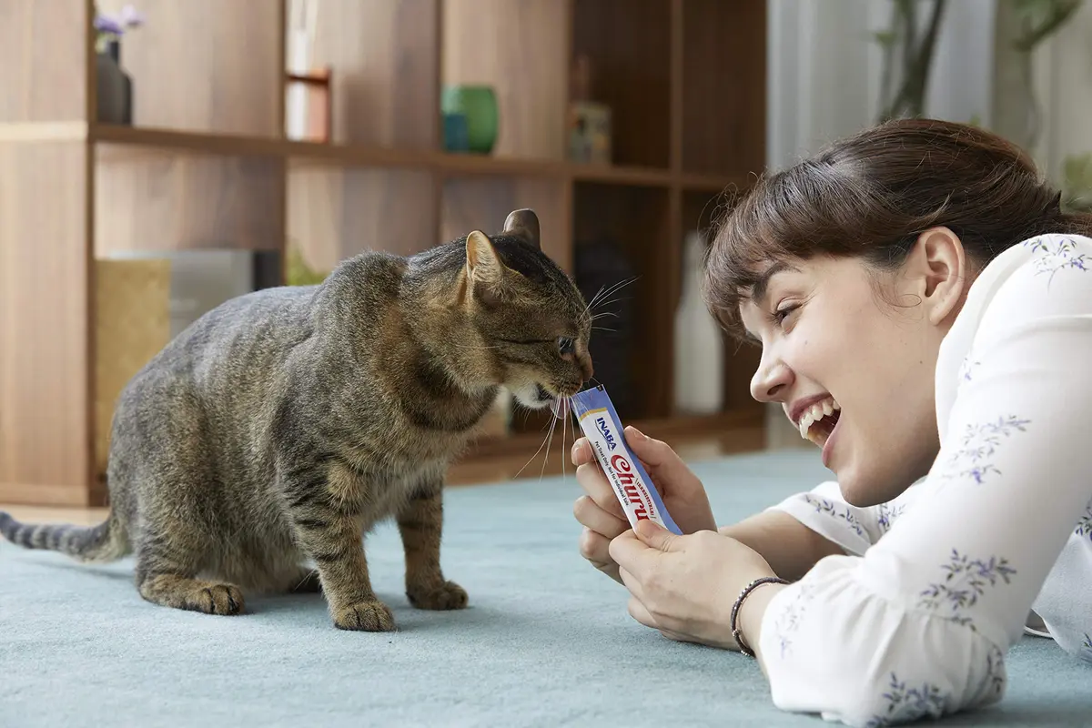 INABA Churu Lickable Purée Natural Cat Treats (Tuna Recipe, 4 Tubes) | Hydrating, Healthy & Interactive - view 6