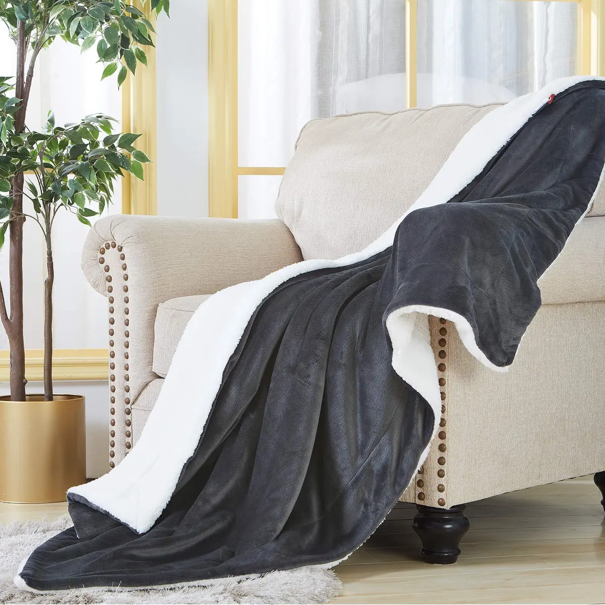 SOCHOW Sherpa Fleece Throw Blanket 60"×80" | Reversible Super Soft Plush in Dark Grey - view 3