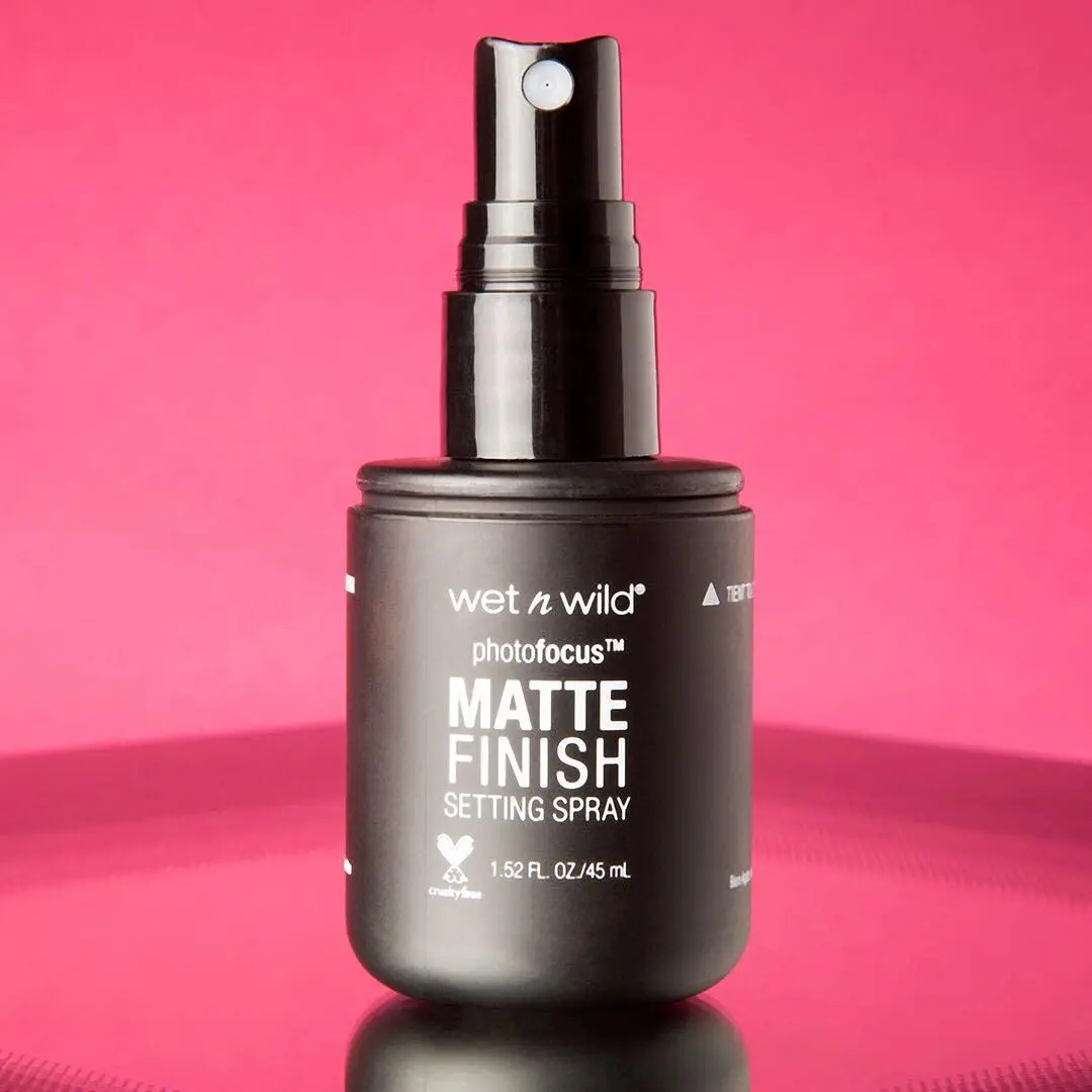 wet n wild Photo Focus Setting Mist 156ml (5.2 fl oz) | Long-Lasting Matte Finish with Aloe - view 4