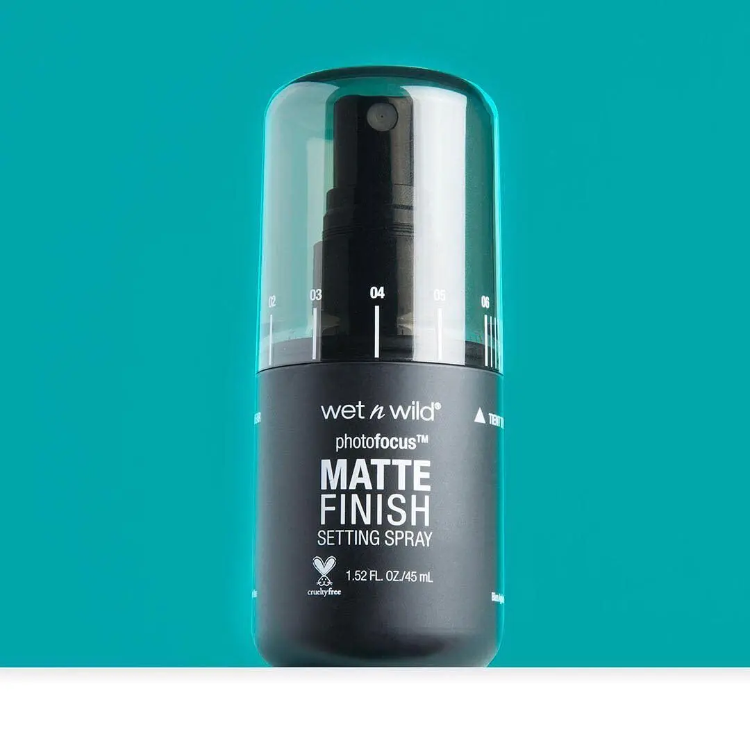 wet n wild Photo Focus Setting Mist 156ml (5.2 fl oz) | Long-Lasting Matte Finish with Aloe - view 3