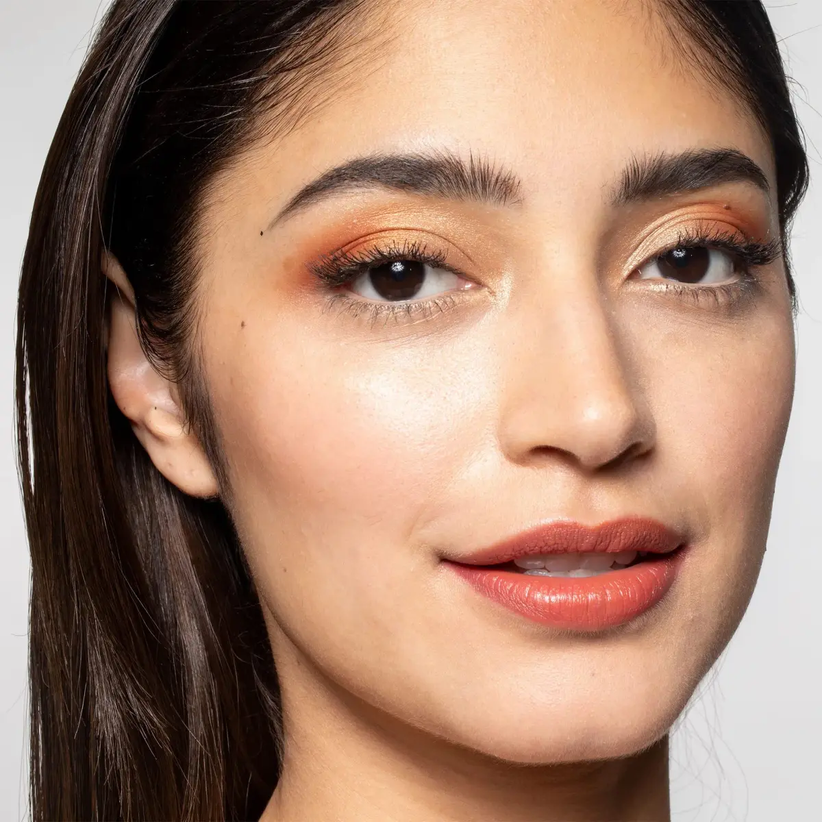 wet n wild MegaGlo Hello Halo Liquid Highlighter Makeup, Go With The Glow, 15ml (0.5 Fl Oz) | Shimmering Pearl Pigments for Radiant Skin - view 4